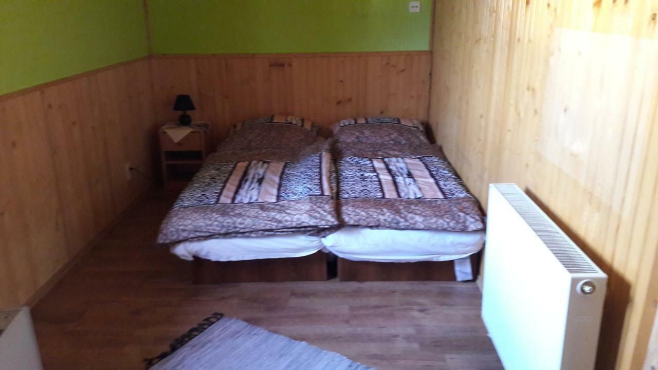 Chalupa Janina Terhely Kültér fotó